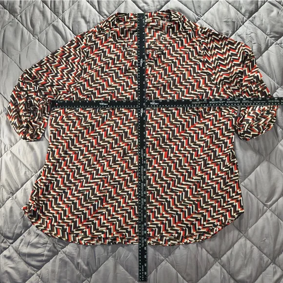 (22/24W) Women's Cato Red Brown White and Black Geometric Patterned Blouse - Picture 2 of 6